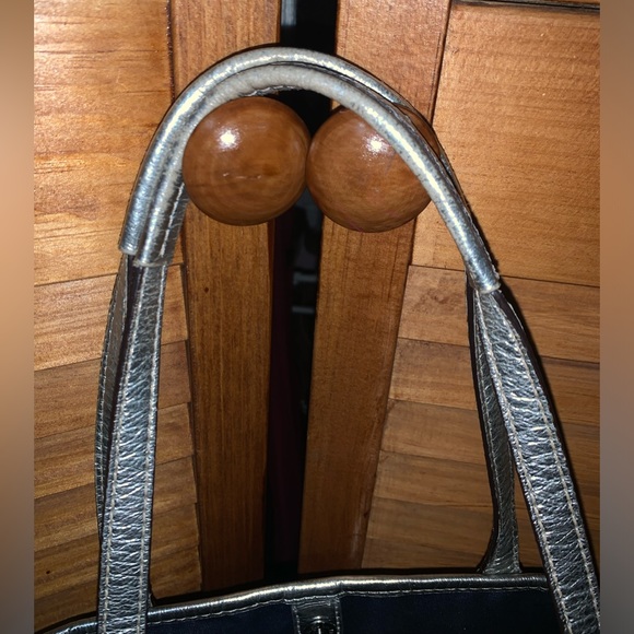 Coach purse. - Picture 6 of 16